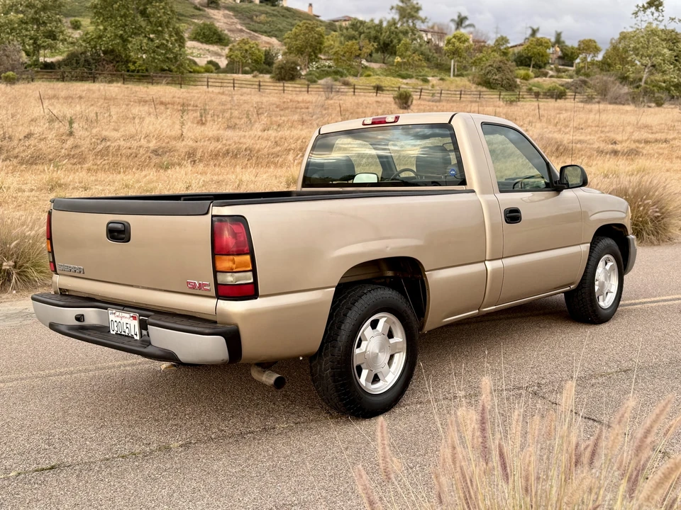 2004 GMC Sierra 2nd Gen - Image 27 of 31