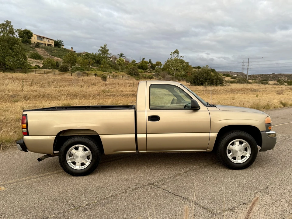 2004 GMC Sierra 2nd Gen - Image 22 of 31