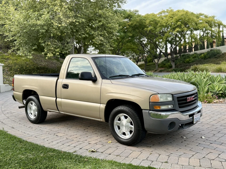 2004 GMC Sierra 2nd Gen - Image 16 of 31
