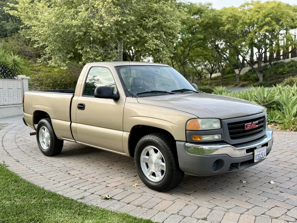 2004 GMC Sierra 2nd Gen - Image 17 of 31