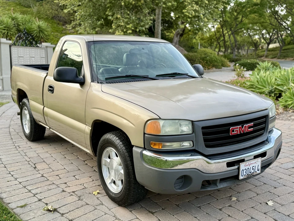 2004 GMC Sierra 2nd Gen - Image 6 of 31