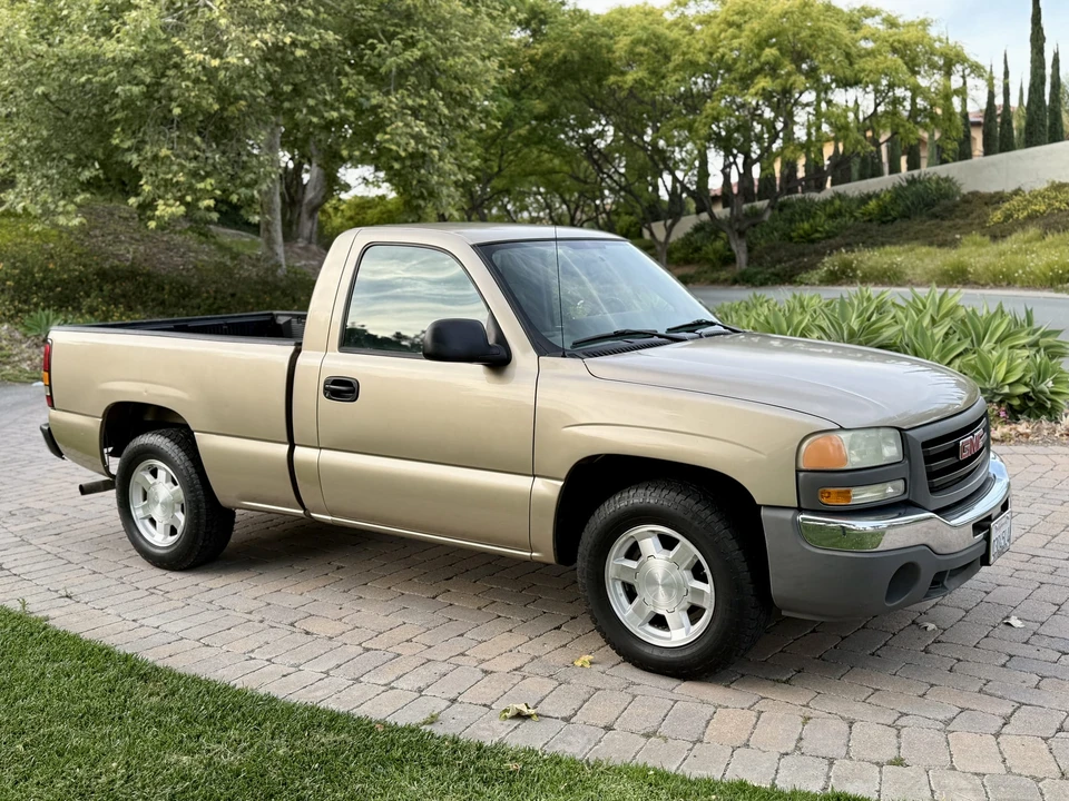2004 GMC Sierra 2nd Gen - Image 18 of 31