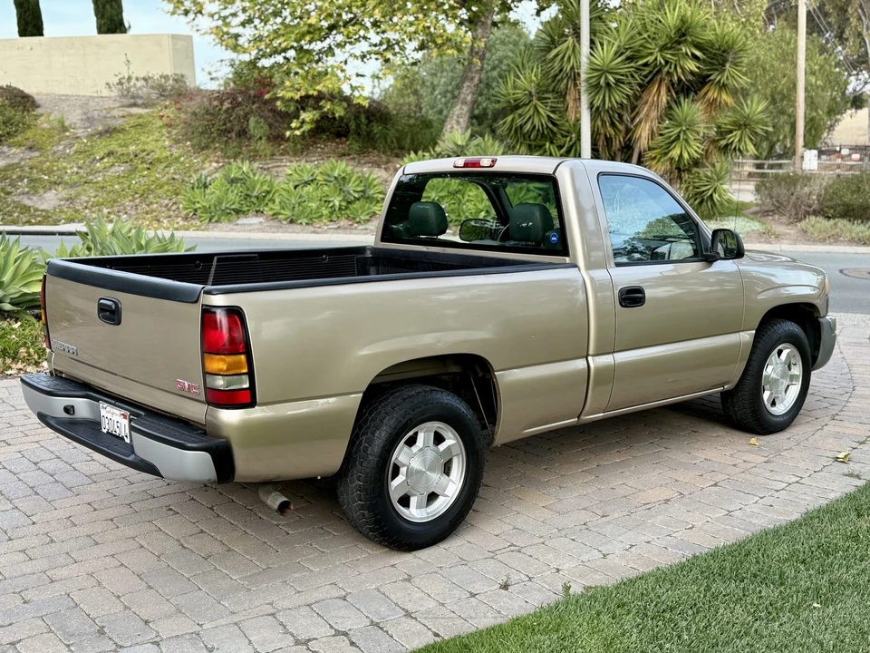 2004 GMC Sierra 2nd Gen - Image 28 of 31