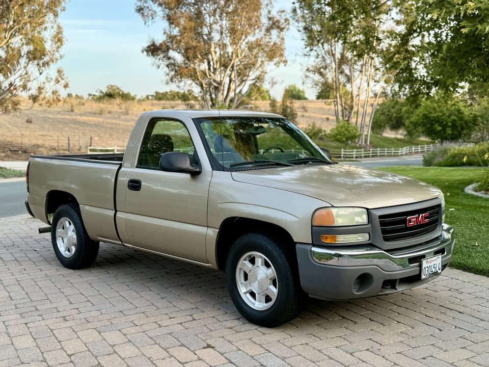 2004 GMC Sierra 2nd Gen - Image 15 of 31