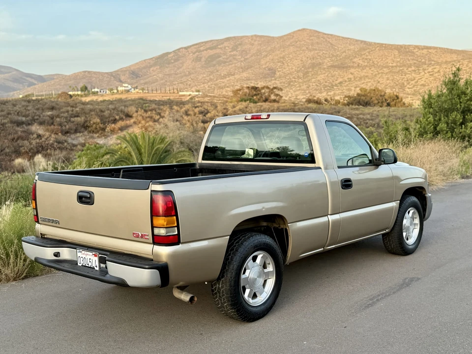 2004 GMC Sierra 2nd Gen - Image 31 of 31