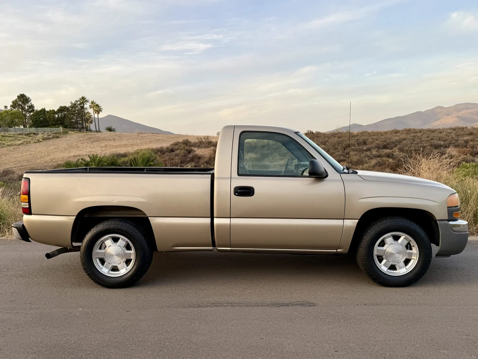 2004 GMC Sierra 2nd Gen - Image 23 of 31