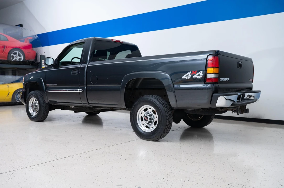2004 GMC Sierra Heavy Duty 2nd Gen - Image 10 of 31