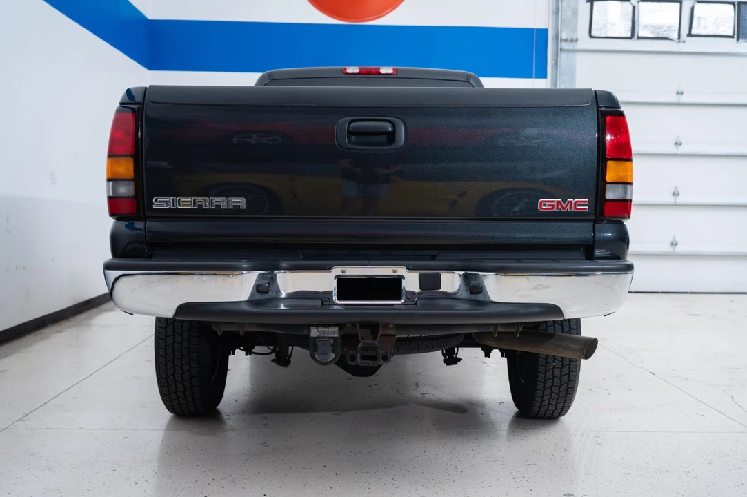 2004 GMC Sierra Heavy Duty 2nd Gen - Image 9 of 31