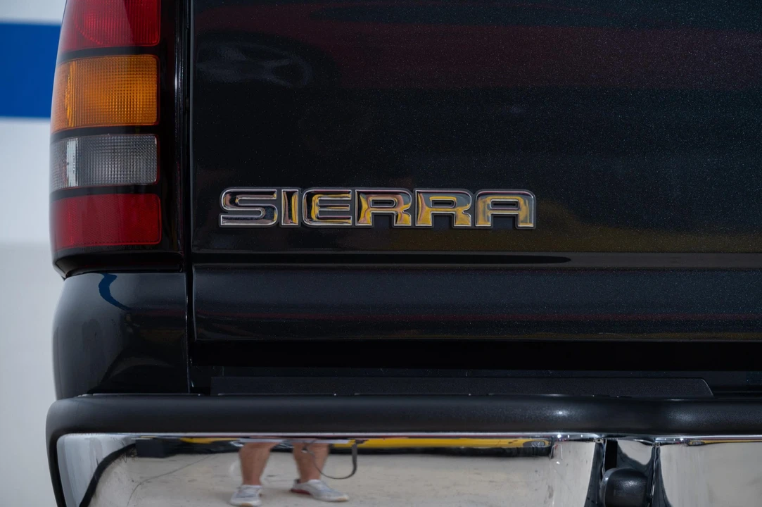 2004 GMC Sierra Heavy Duty 2nd Gen - Image 26 of 31