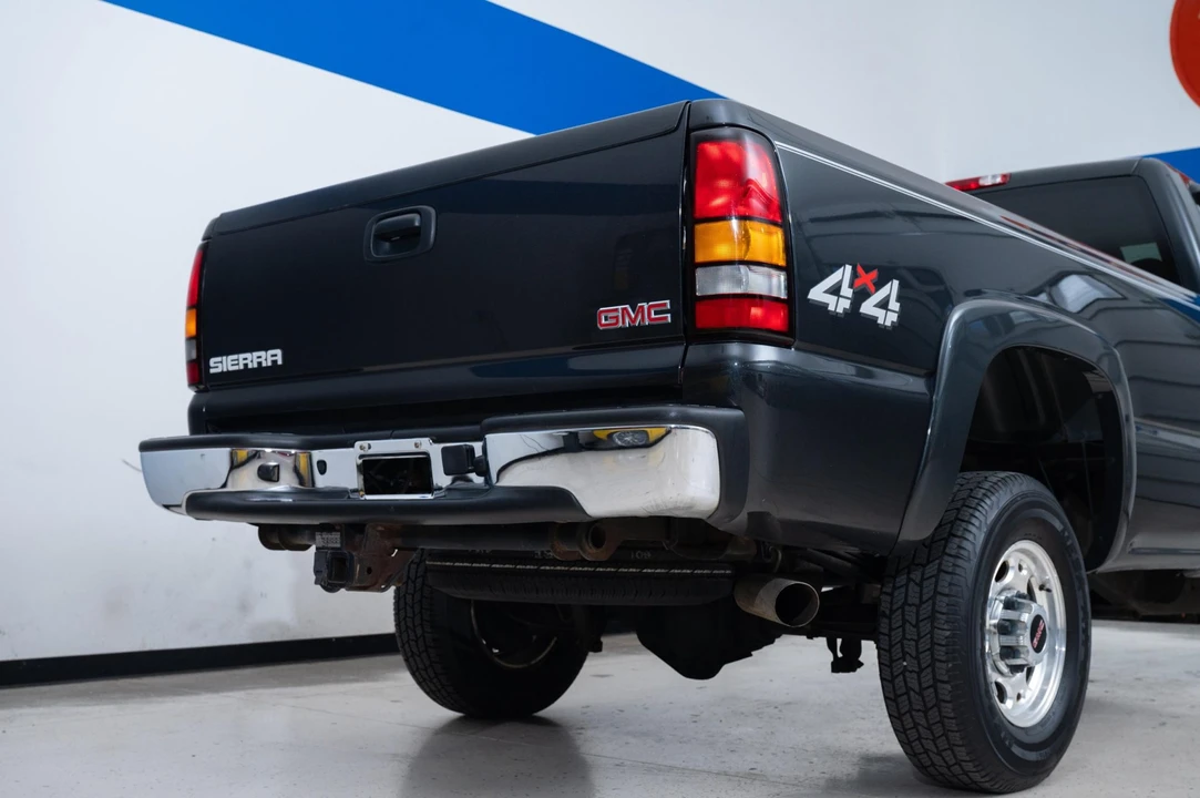 2004 GMC Sierra Heavy Duty 2nd Gen - Image 23 of 31