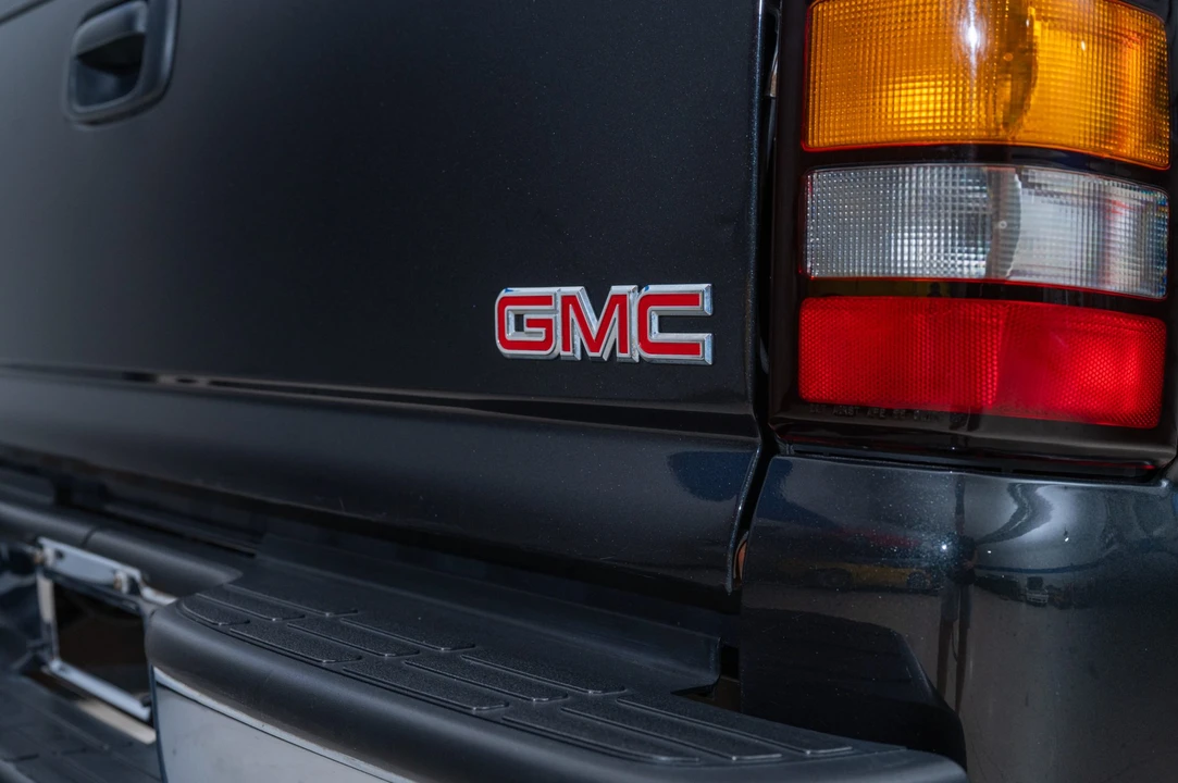 2004 GMC Sierra Heavy Duty 2nd Gen - Image 27 of 31