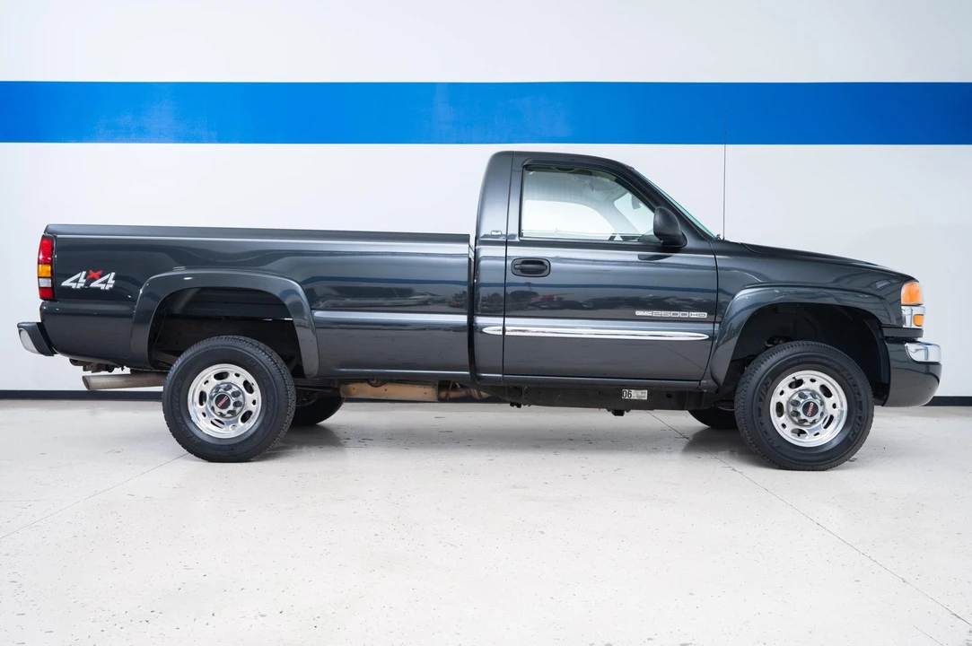 2004 GMC Sierra Heavy Duty 2nd Gen - Image 6 of 31