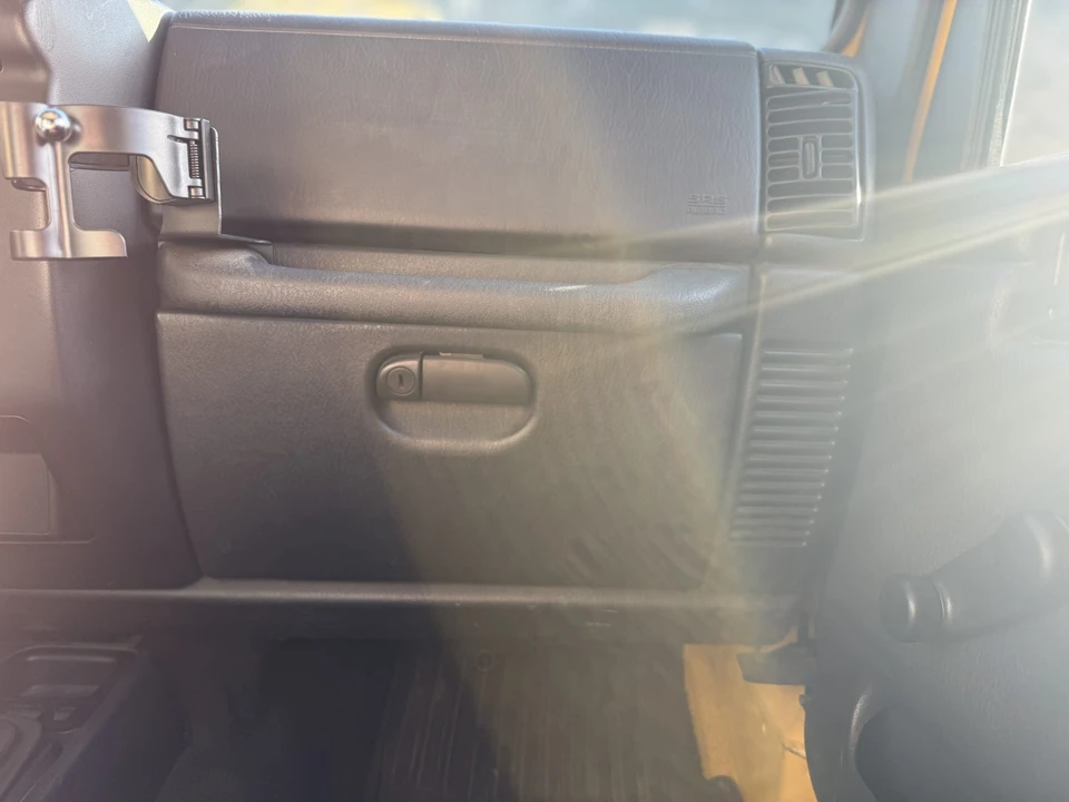 2004 Jeep TJ Wrangler - Image 26 of 31