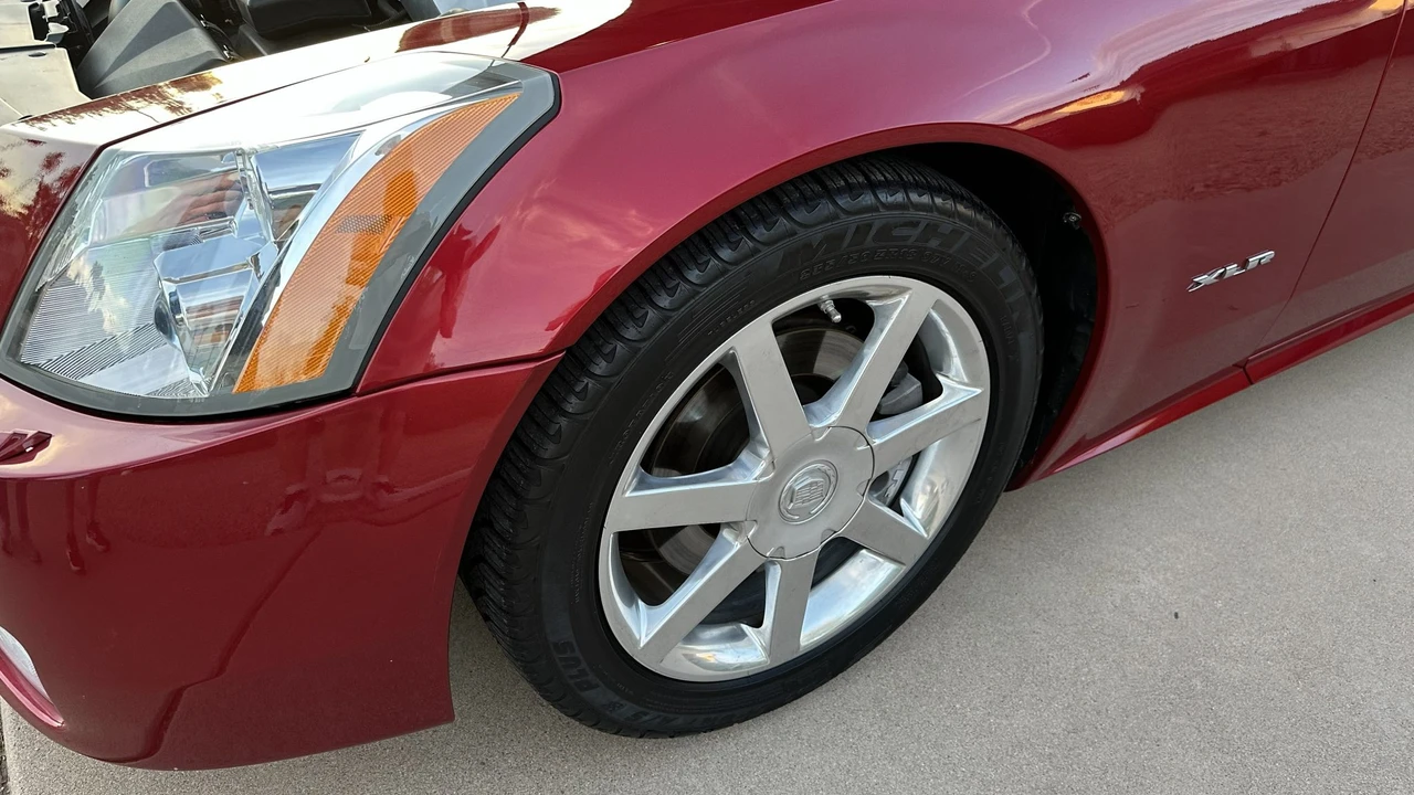 2005 Cadillac XLR - Image 20 of 31