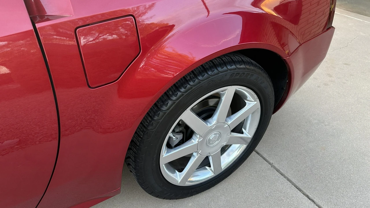 2005 Cadillac XLR - Image 22 of 31