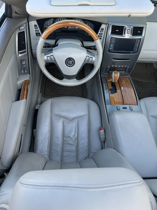 2005 Cadillac XLR - Image 30 of 31