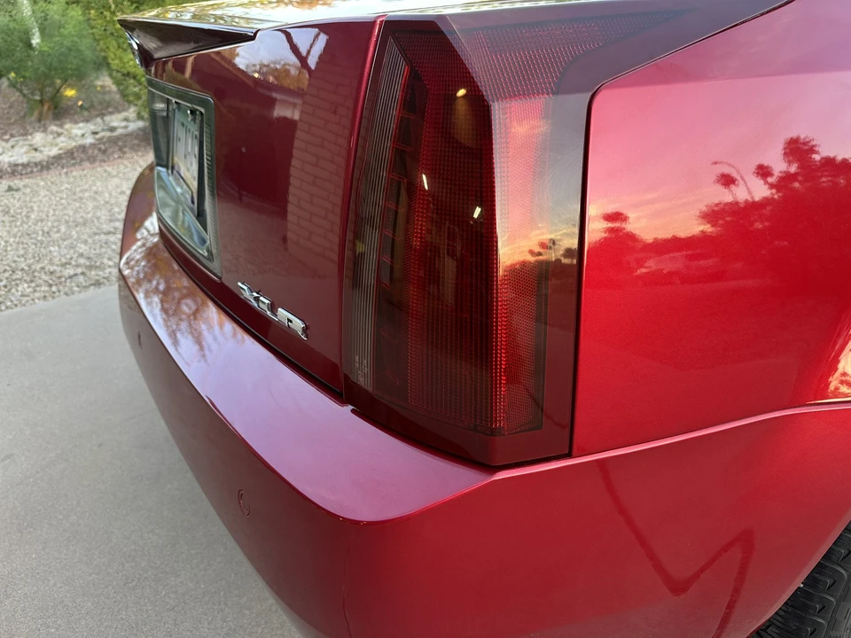2005 Cadillac XLR - Image 16 of 31