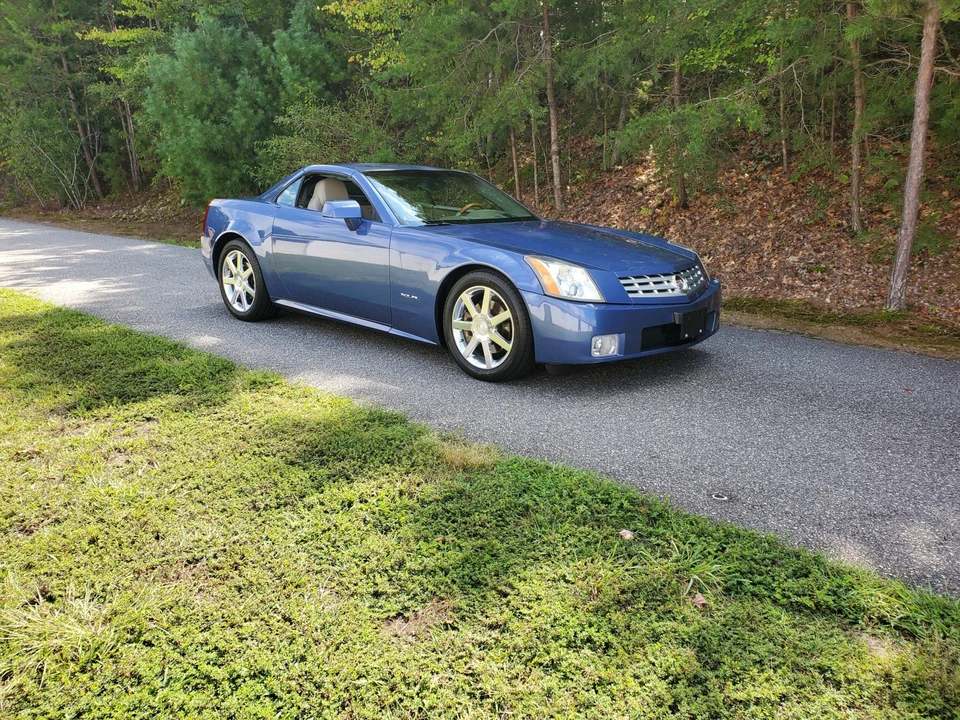 2005 Cadillac XLR - Image 14 of 31