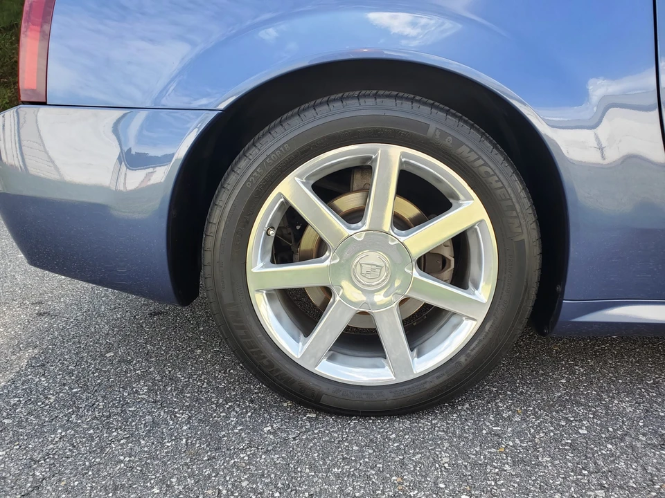 2005 Cadillac XLR - Image 30 of 31