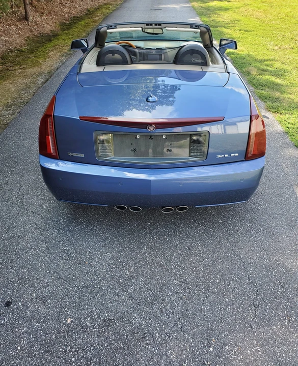 2005 Cadillac XLR - Image 17 of 31