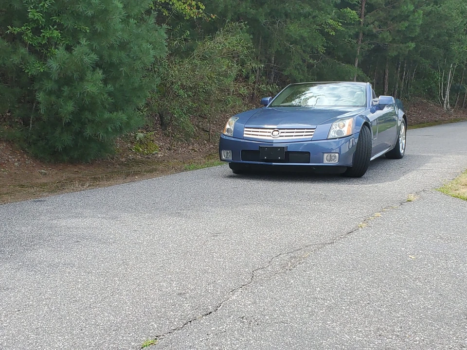 2005 Cadillac XLR - Image 3 of 31