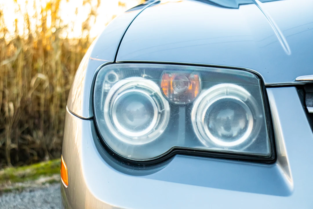2005 Chrysler Crossfire - Image 25 of 31