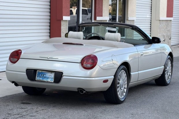 2005 Ford Thunderbird 11th Gen - Image 2 of 8