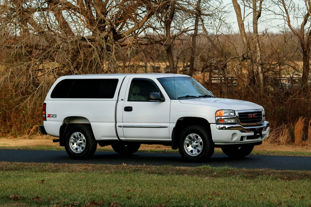 2005 GMC Sierra 2nd Gen - Image 18 of 31