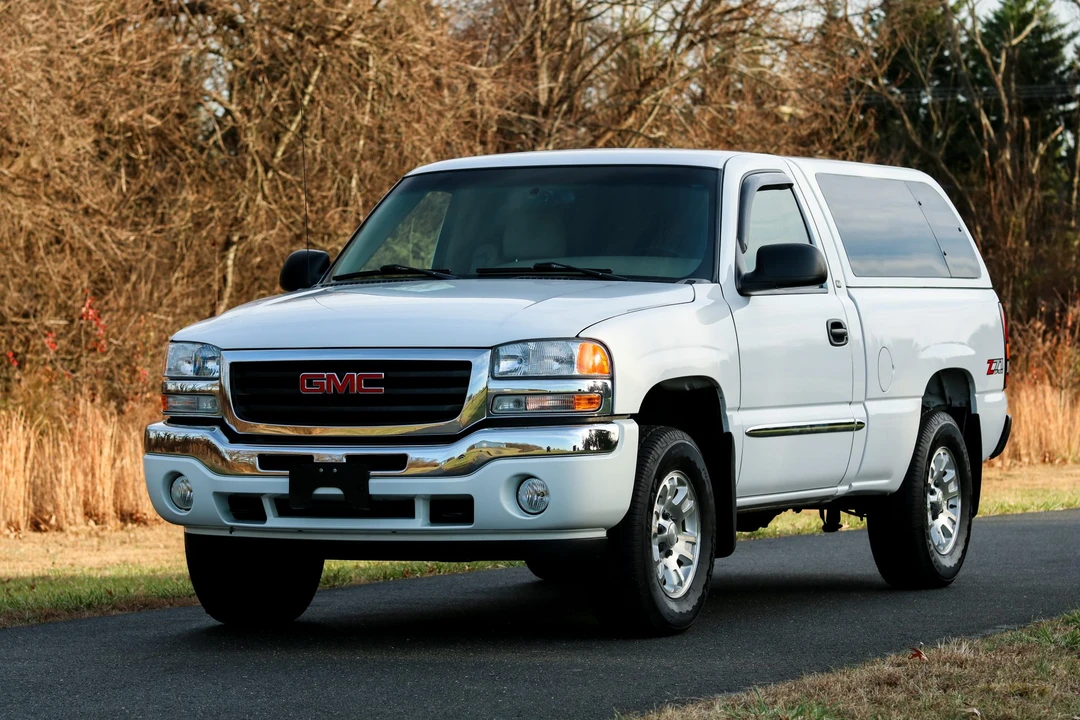 2005 GMC Sierra 2nd Gen - Image 7 of 31