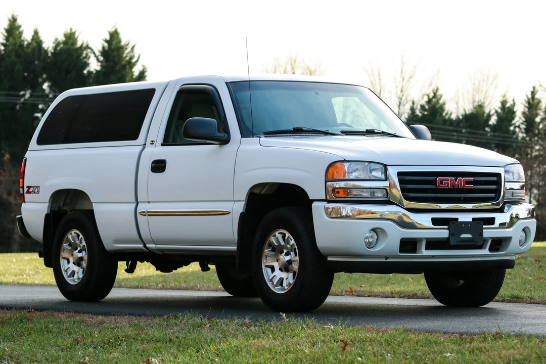 2005 GMC Sierra 2nd Gen - Image 19 of 31