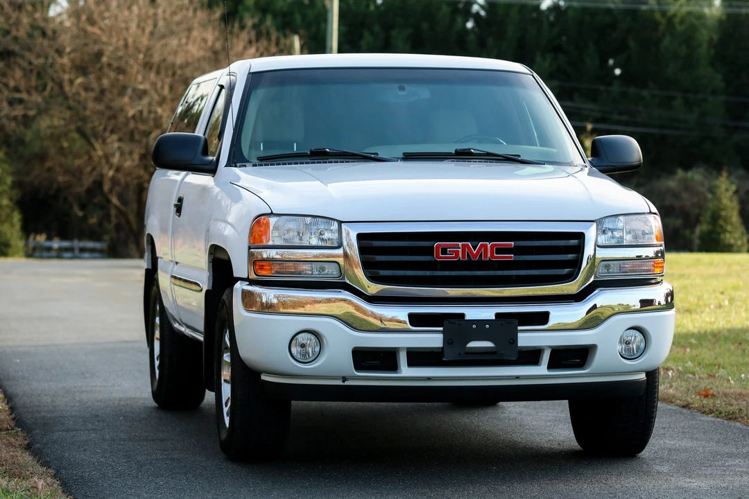 2005 GMC Sierra 2nd Gen - Image 21 of 31
