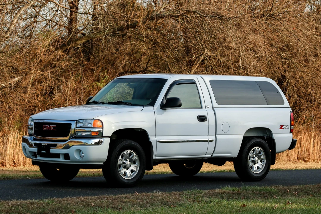 2005 GMC Sierra 2nd Gen - Image 8 of 31