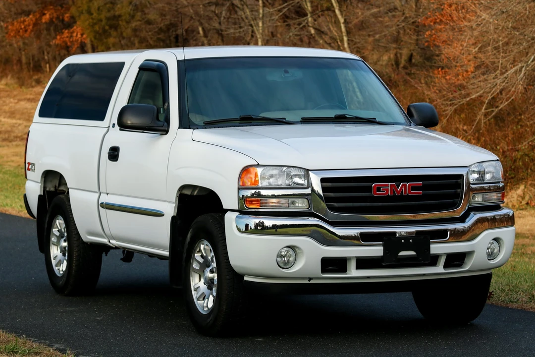 2005 GMC Sierra 2nd Gen - Image 5 of 31