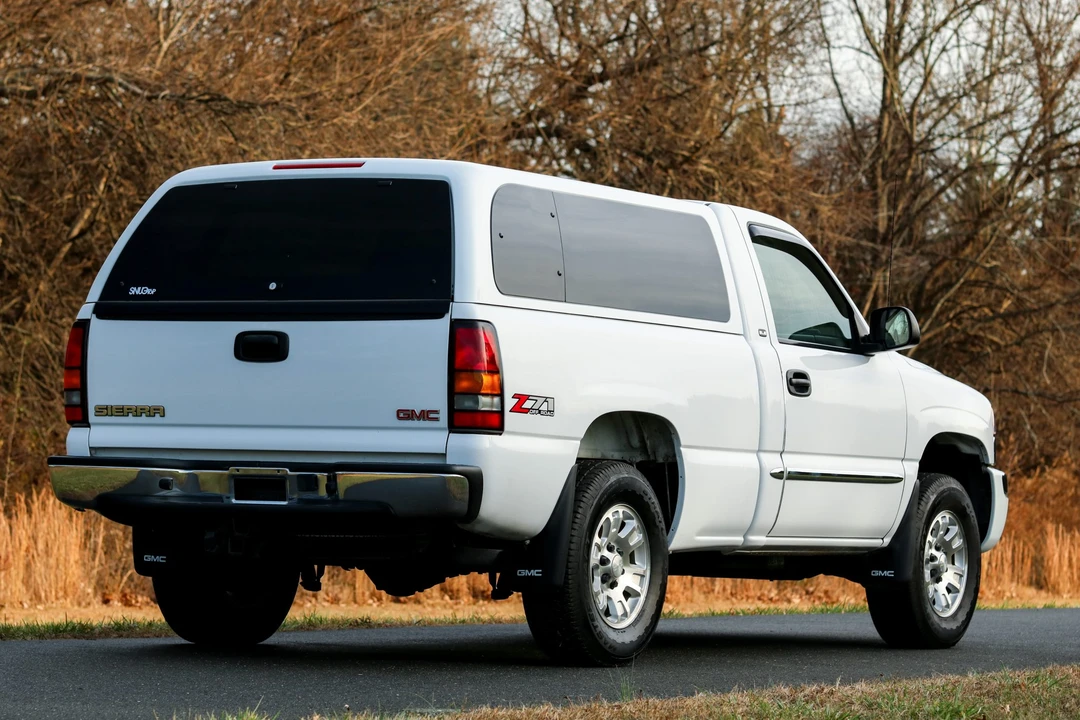 2005 GMC Sierra 2nd Gen - Image 14 of 31