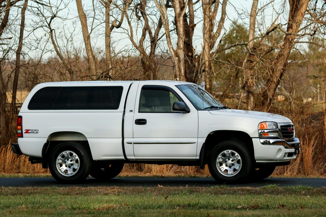 2005 GMC Sierra 2nd Gen - Image 17 of 31