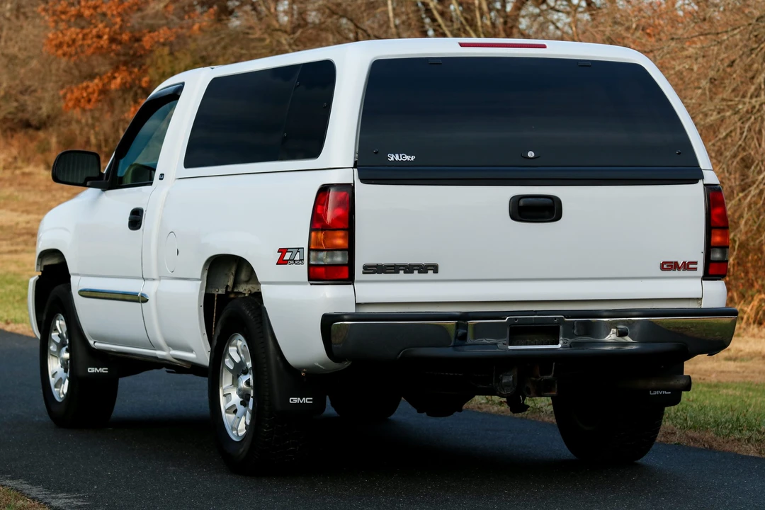2005 GMC Sierra 2nd Gen - Image 12 of 31