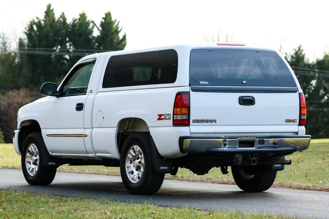 2005 GMC Sierra 2nd Gen - Image 24 of 31