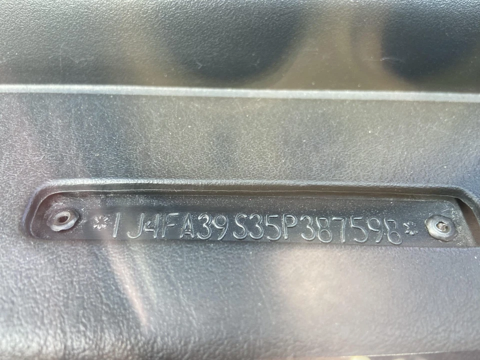 2005 Jeep TJ Wrangler - Image 28 of 31
