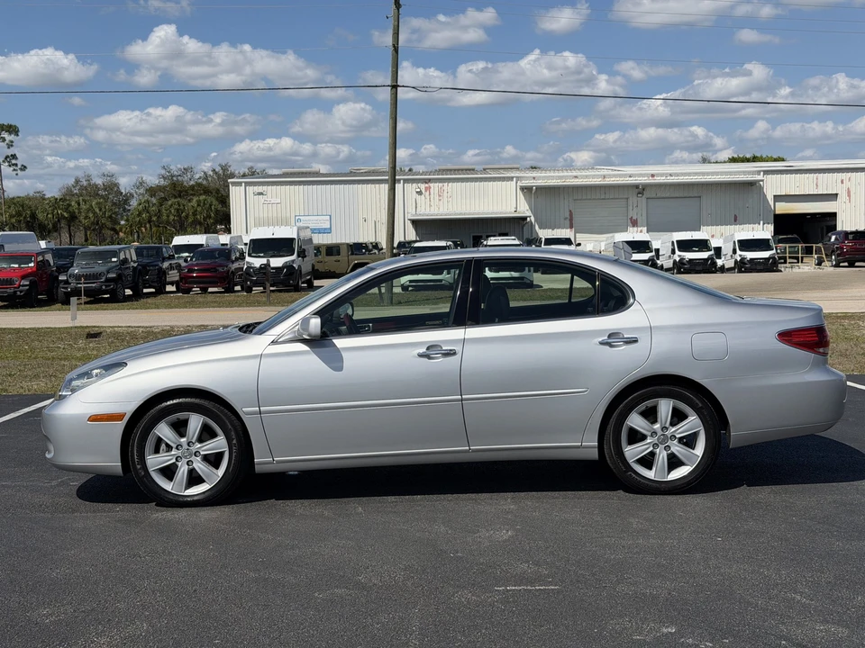 2005 Lexus ES 4th Gen - Image 12 of 31