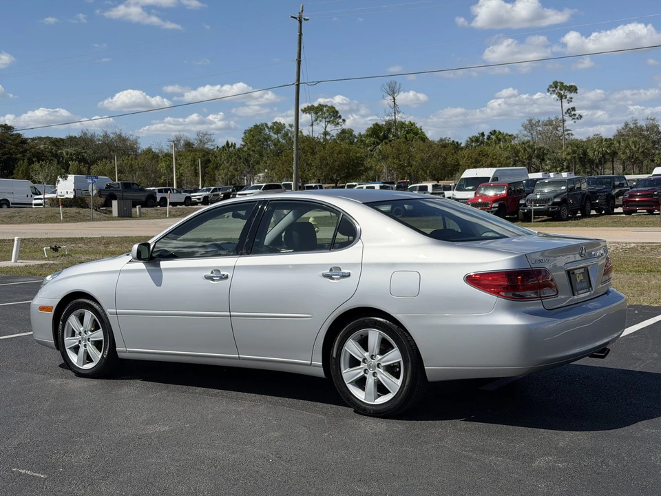 2005 Lexus ES 4th Gen - Image 11 of 31