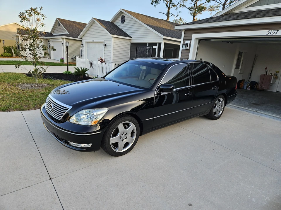 2005 Lexus LS 3rd Gen - Image 3 of 31