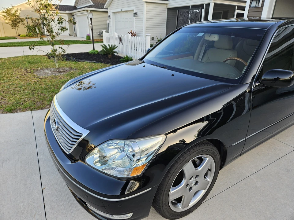 2005 Lexus LS 3rd Gen - Image 12 of 31