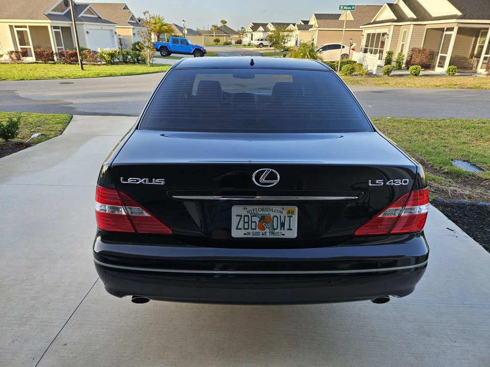 2005 Lexus LS 3rd Gen - Image 7 of 31