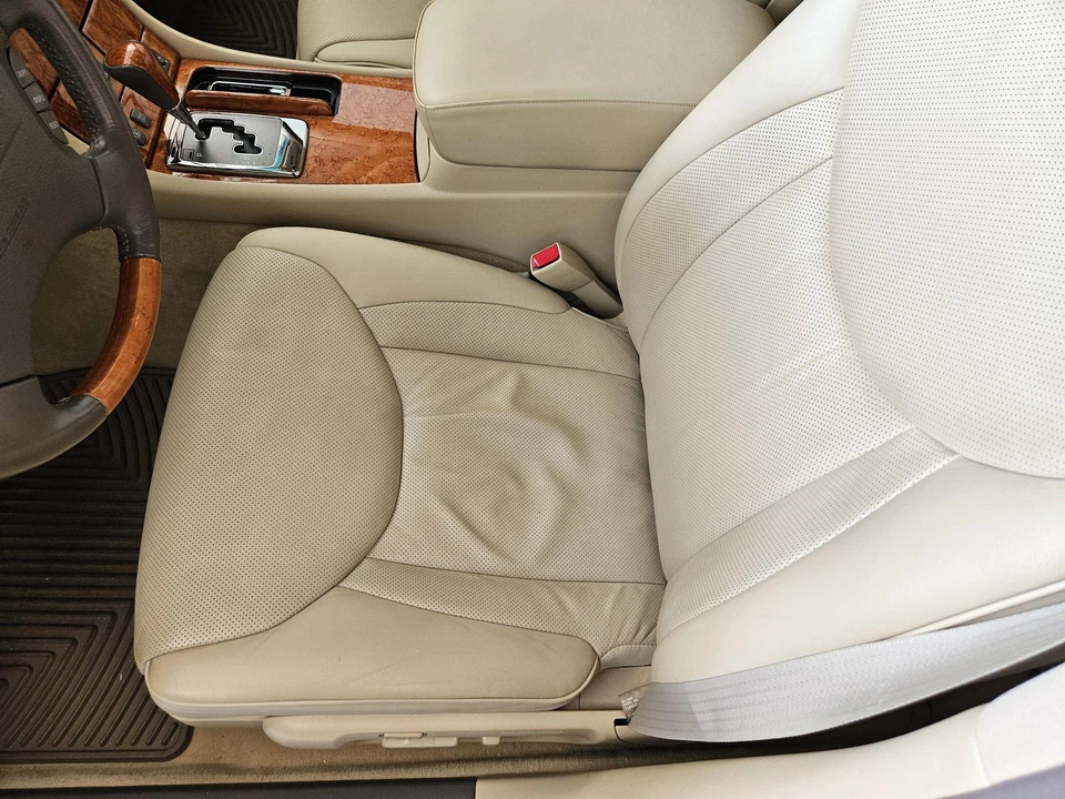 2005 Lexus LS 3rd Gen - Image 27 of 31
