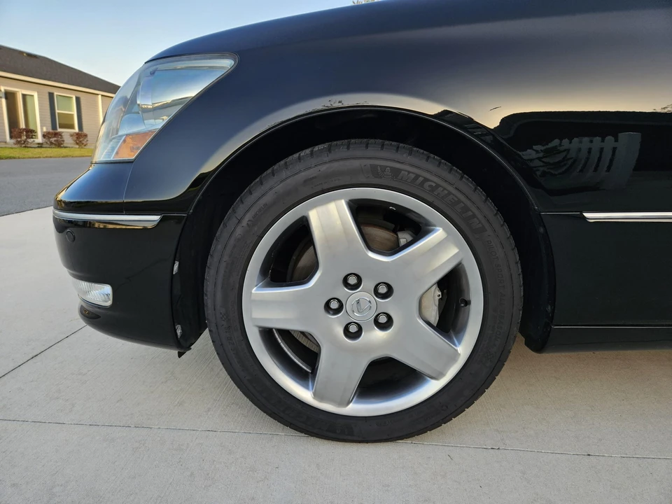 2005 Lexus LS 3rd Gen - Image 20 of 31