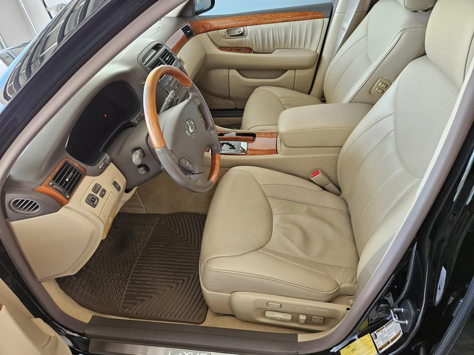 2005 Lexus LS 3rd Gen - Image 25 of 31