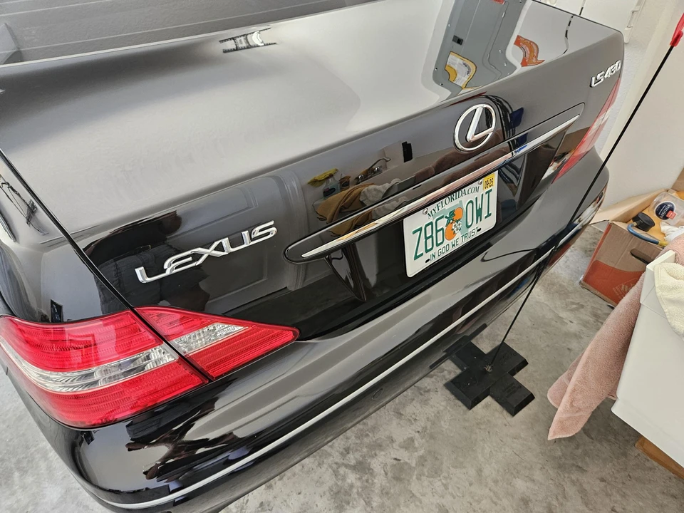 2005 Lexus LS 3rd Gen - Image 16 of 31