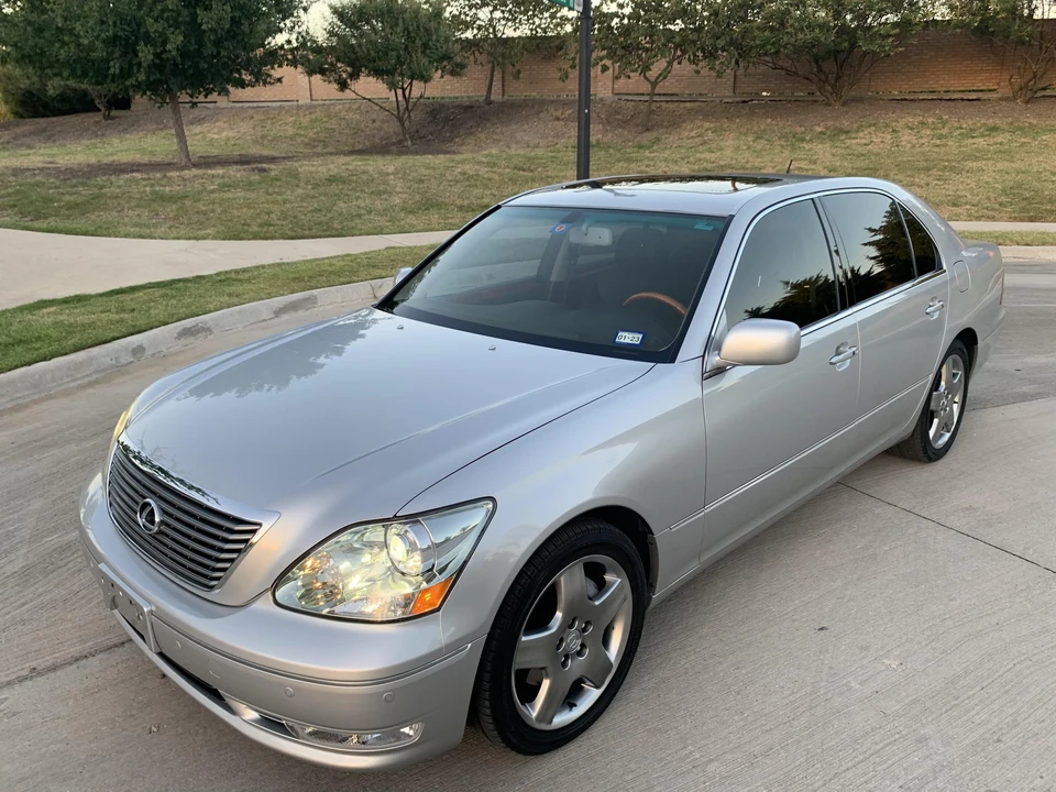 2005 Lexus LS 3rd Gen - Image 12 of 31