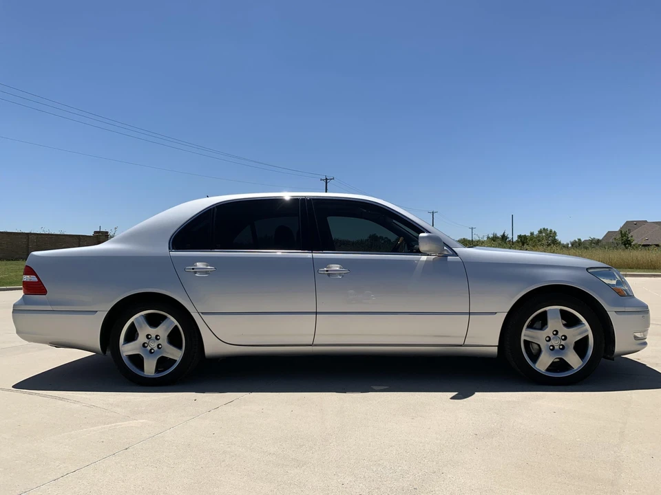 2005 Lexus LS 3rd Gen - Image 8 of 31