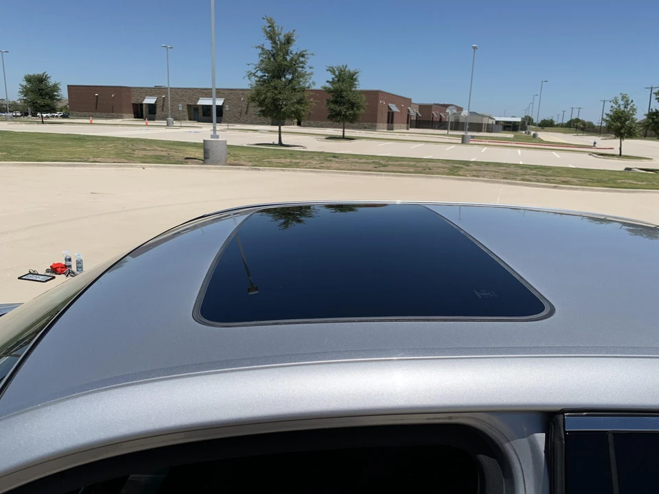2005 Lexus LS 3rd Gen - Image 25 of 31
